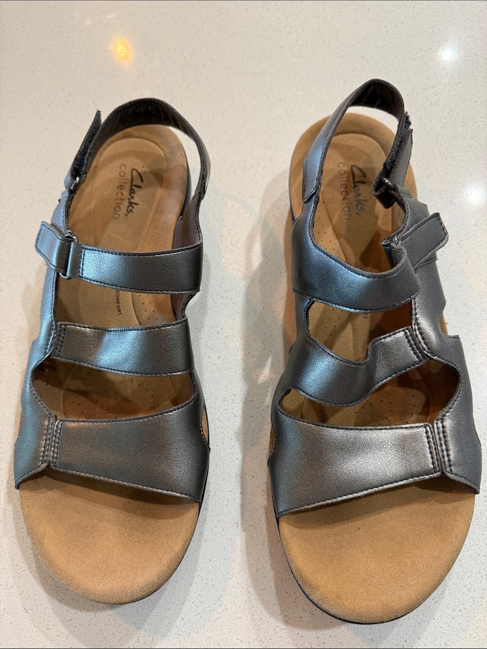 Clarks Women's Metallic Silver Strappy Comfort Sandals Size 11